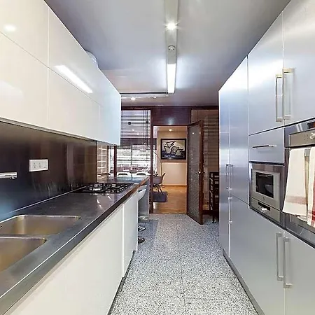 Bonanova Apt. With Terrace, Classic Style Spacious *