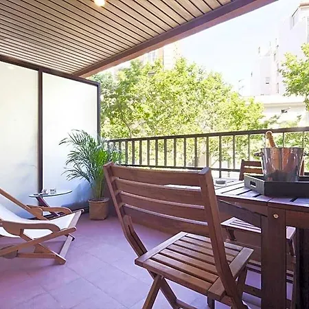 Bonanova Apt. With Terrace, Classic Style Spacious 5*