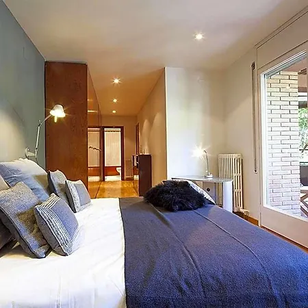 Bonanova Apt. With Terrace, Classic Style Spacious *